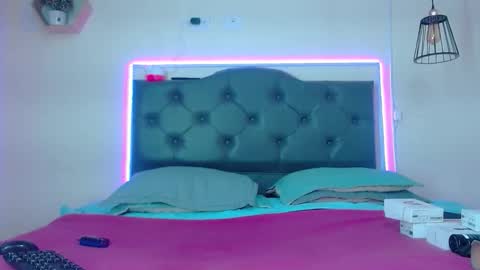 Kim online show from 10/12/25, 03:11