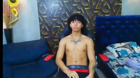 Snapshot of kim_curly_ chatting on 04/16/26, 03:29 KIM online show from 04/16/26, 03:29