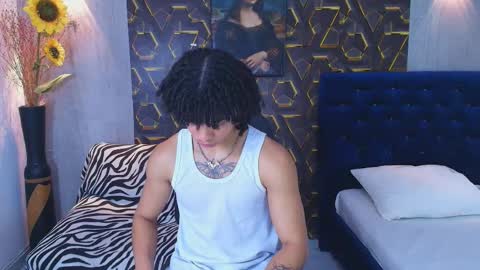 Snapshot of kim_curly_ chatting on 06/04/26, 02:06 KIM online show from 06/04/26, 02:06