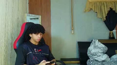 Snapshot of kim_curly_ chatting on 06/19/26, 04:55 KIM online show from 06/19/26, 04:55