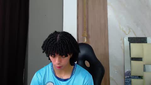 Snapshot of kim_curly_ chatting on 06/25/26, 01:48 KIM online show from 06/25/26, 01:48