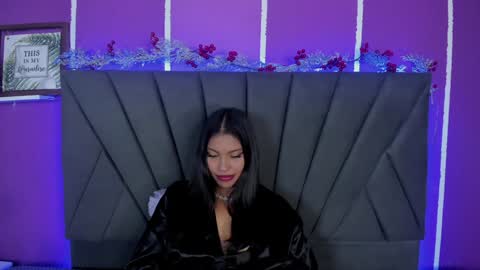 kim  online show from 12/29/24, 10:03