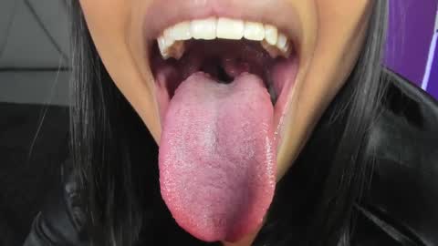 kim  online show from 02/20/25, 02:07