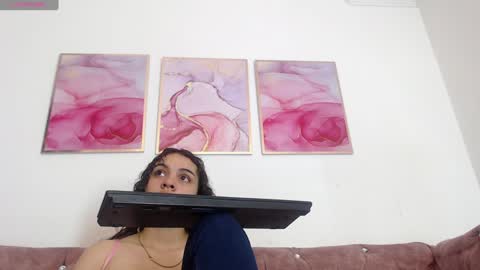 K I M online show from 01/30/25, 11:44
