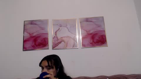 K I M online show from 02/09/25, 11:04