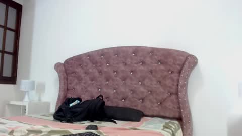 K I M online show from 02/19/25, 11:49