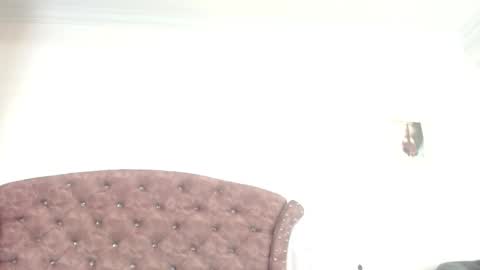 K I M online show from 03/08/25, 04:06