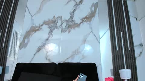 K I M online show from 09/10/25, 12:49