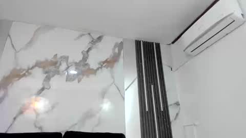 K I M online show from 09/23/25, 01:36