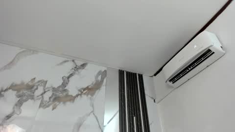 K I M online show from 09/24/25, 12:41