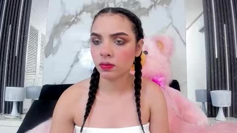 K I M online show from 09/29/25, 12:43