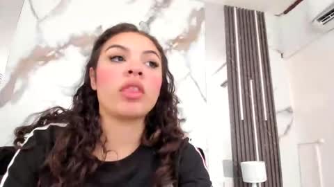 K I M online show from 10/07/25, 01:19