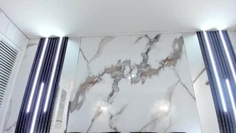 K I M online show from 10/13/25, 12:27