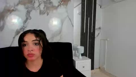 K I M online show from 10/17/25, 01:14