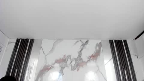 K I M online show from 10/18/25, 01:01