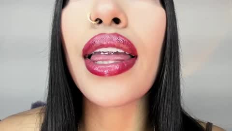 Snapshot of kim_mouth17 chatting on 04/22/26, 11:06 kim_mouth17 online show from 04/22/26, 11:06