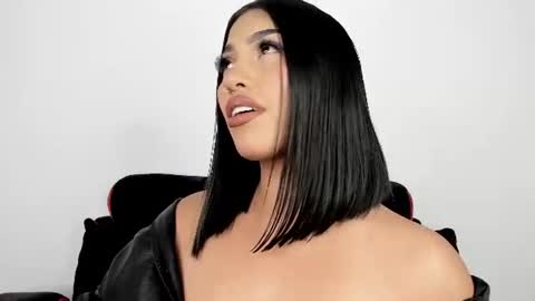 kim_mouth17 online show from 07/18/26, 07:23