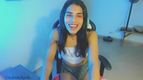 Snapshot of kim_wexler chatting on 01/23/25, 11:47 OnlyFans kimberlywexlr online show from 01/23/25, 11:47