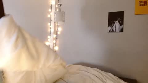 Snapshot of kimandyuk chatting on 12/07/24, 03:30 Kim  Yuk online show from 12/07/24, 03:30