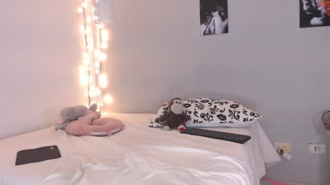 Snapshot of kimandyuk chatting on 12/14/24, 10:28 Kim  Yuk online show from 12/14/24, 10:28