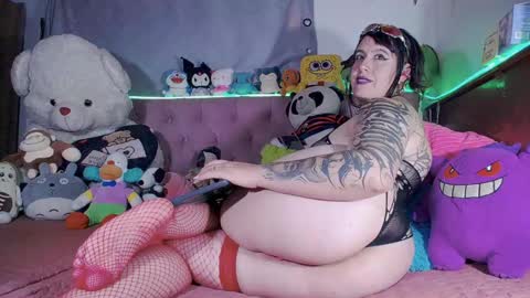 vivi independent model  online show from 10/29/25, 03:58