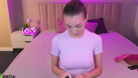 Snapshot of kimberlly_smith chatting on 05/19/26, 12:16 kimberlly_smith online show from 05/19/26, 12:16