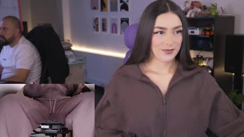 Kimberly 1200-1900 GMT-5 online show from 05/30/26, 08:39