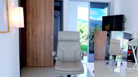 Melissa online show from 12/01/25, 09:09