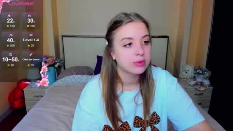 Snapshot of kimberly_mm chatting on 11/13/25, 08:13 kimberly_mm online show from 11/13/25, 08:13