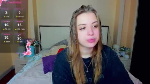Snapshot of kimberly_mm chatting on 11/25/25, 09:09 kimberly_mm online show from 11/25/25, 09:09
