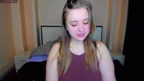 Snapshot of kimberly_mm chatting on 12/17/25, 11:05 kimberly_mm online show from 12/17/25, 11:05
