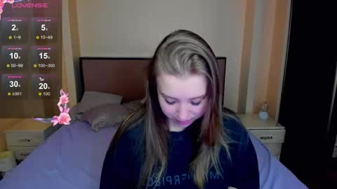 Snapshot of kimberly_mm chatting on 04/19/26, 03:22 kimberly_mm online show from 04/19/26, 03:22