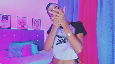 Your Queen KIM online show from 01/26/25, 05:55