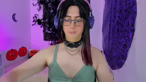 Snapshot of kimberly_thonson chatting on 10/22/25, 03:45 kimberly_thonson online show from 10/22/25, 03:45