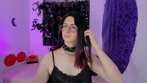 Snapshot of kimberly_thonson chatting on 10/23/25, 04:06 kimberly_thonson online show from 10/23/25, 04:06