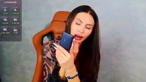 KIm online show from 10/06/25, 04:21