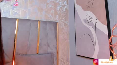  KIM  online show from 02/08/25, 02:58