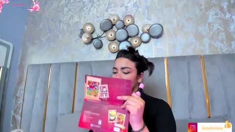  KIM  online show from 09/10/25, 02:55