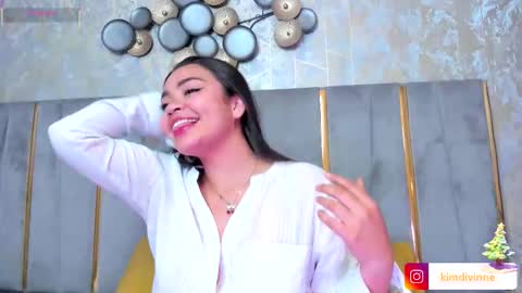  KIM  online show from 11/26/25, 02:34