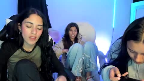 kimmi online show from 03/04/25, 11:11