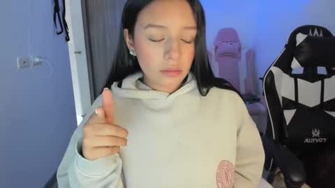 kimmi online show from 09/28/25, 10:15