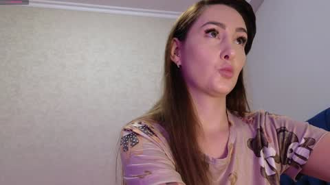 Snapshot of kimmie_ chatting on 11/18/25, 07:07 Kimmie online show from 11/18/25, 07:07