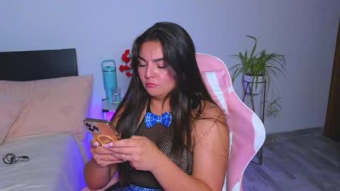 Snapshot of kimmie_dollxo chatting on 06/07/26, 12:04 kimmie_dollxo online show from 06/07/26, 12:04
