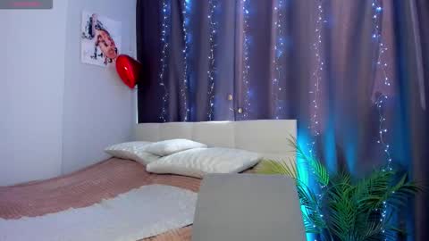 Snapshot of kimmy1_powell chatting on 10/25/25, 04:31 kimmy1_powell online show from 10/25/25, 04:31