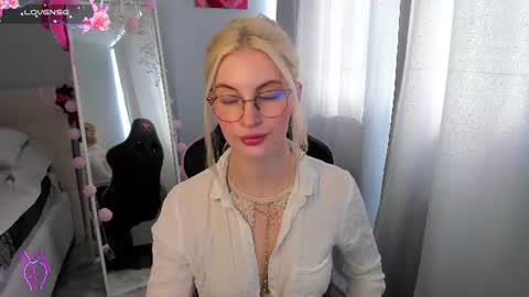 kimmy1_powell online show from 06/17/26, 08:50