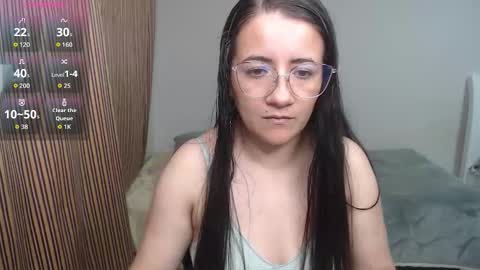 Snapshot of kimmy_naughty_ chatting on 10/01/25, 01:44 DAYANA online show from 10/01/25, 01:44
