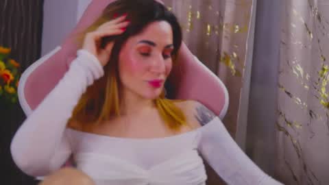Snapshot of kimskye chatting on 02/18/25, 04:58 KimSkye online show from 02/18/25, 04:58
