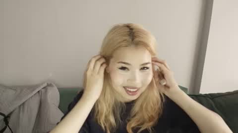 Kimi online show from 06/23/26, 03:26