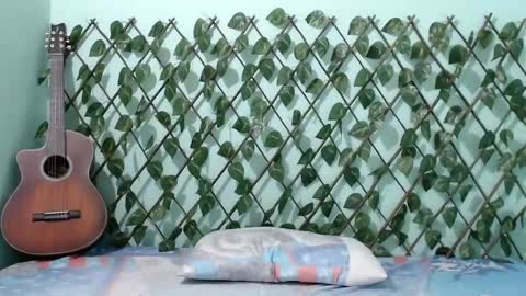 Snapshot of kimzu2830 chatting on 02/12/25, 12:16 Kim and Zuka online show from 02/12/25, 12:16