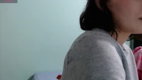 Snapshot of kimzu2830 chatting on 10/20/25, 12:55 Kim and Zuka online show from 10/20/25, 12:55